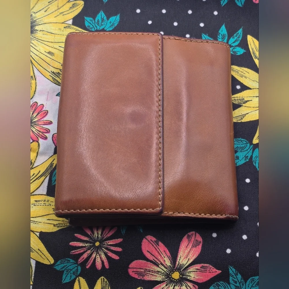 Gucci Brown Leather Bifold Wallet with Interlocking GG Logo - Picture 16 of 17